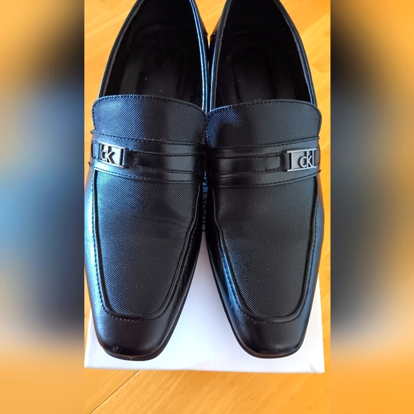 Calvin Klein Other - Calvin Klein Bartley Diamond Leather Loafers 9 M